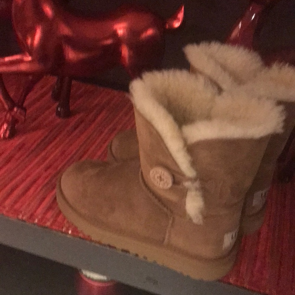 Ugg’s kids unisex’s girl size 13 brand new